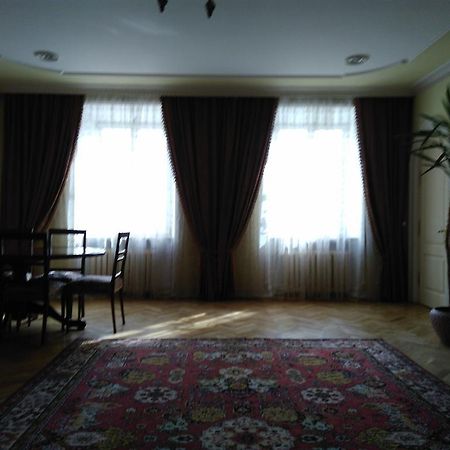 Apartment Na Rynok Square リヴィウ エクステリア 写真