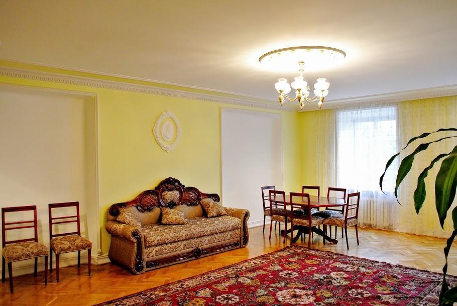 Apartment Na Rynok Square リヴィウ エクステリア 写真