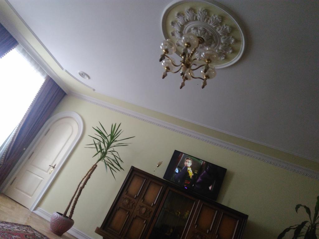 Apartment Na Rynok Square リヴィウ エクステリア 写真