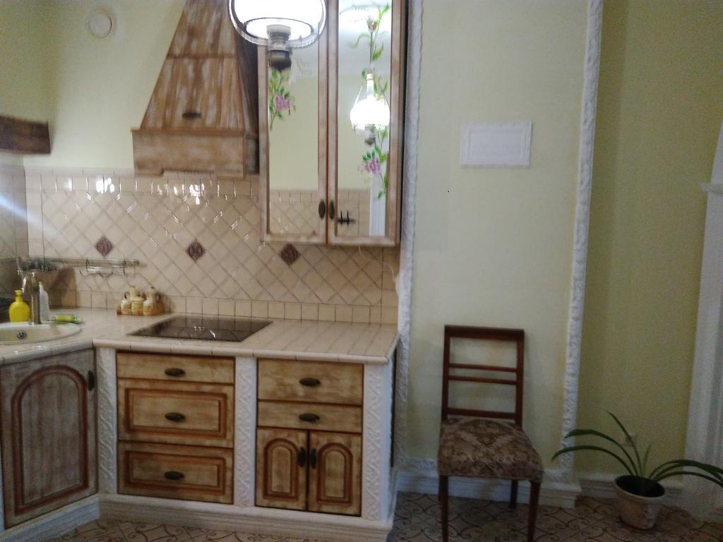 Apartment Na Rynok Square リヴィウ エクステリア 写真