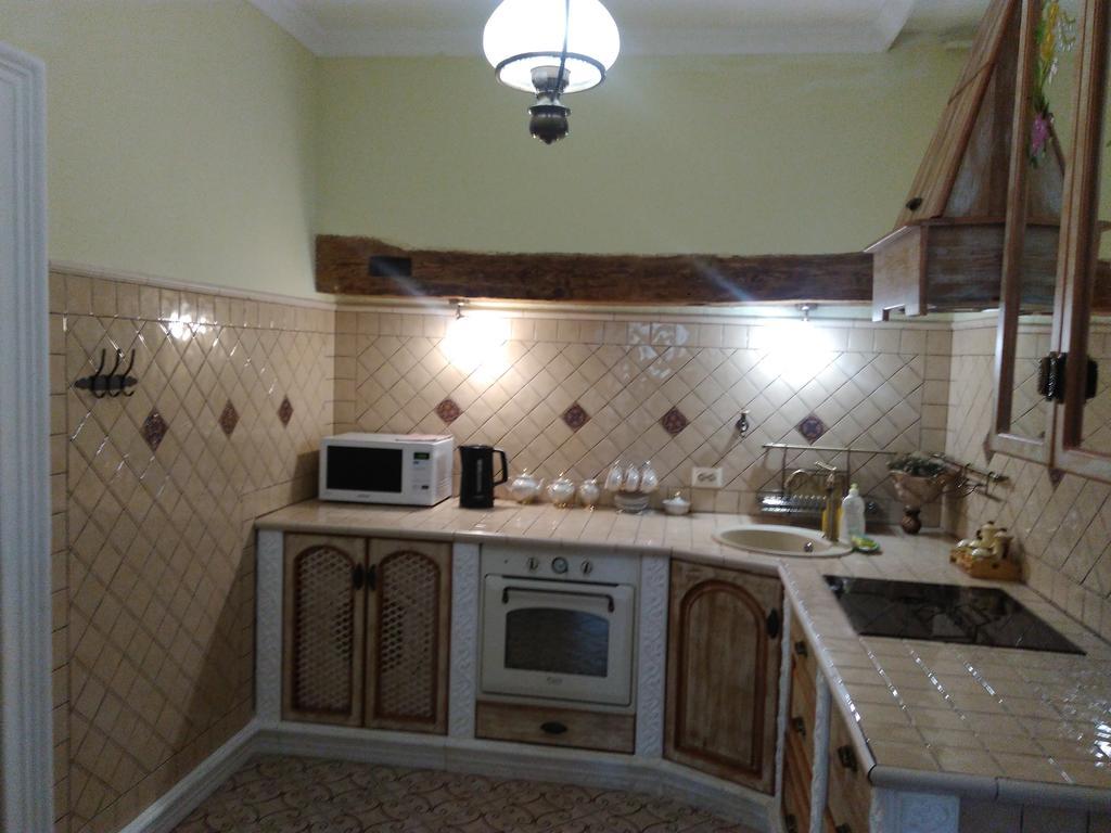 Apartment Na Rynok Square リヴィウ エクステリア 写真
