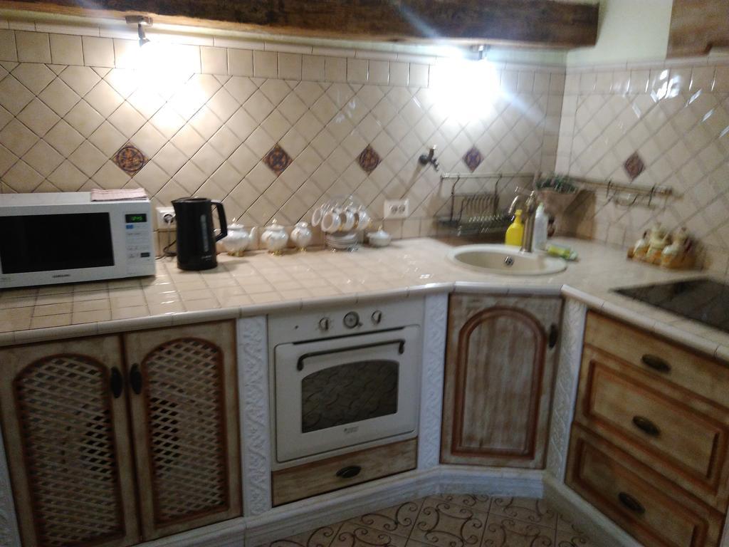 Apartment Na Rynok Square リヴィウ エクステリア 写真